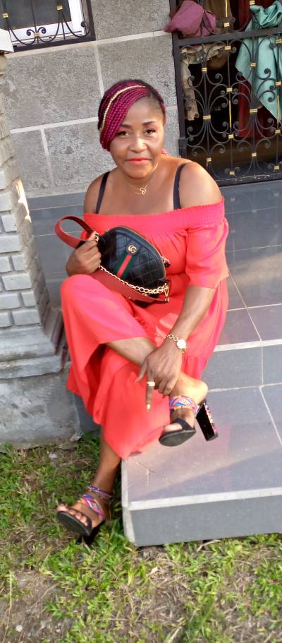 Alvinebio 45 ans Kribi Cameroun