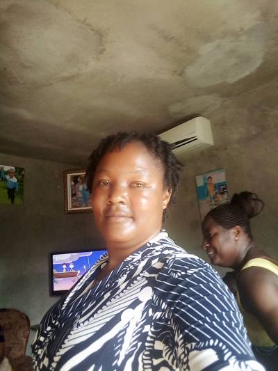 Solange 38 ans Yaoundé 1 Cameroun