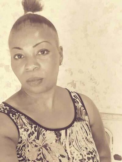 Junelle 38 Jahre Yaounde Kamerun