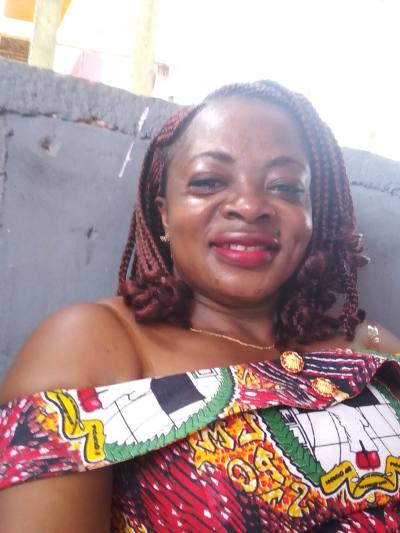 Thérèse 45 ans Yaoundé Cameroun