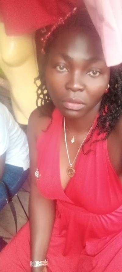 Gladys 34 ans Bafoussam Cameroun