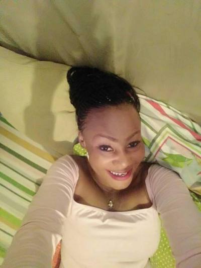 Marie 39 Jahre Libreville Gabun