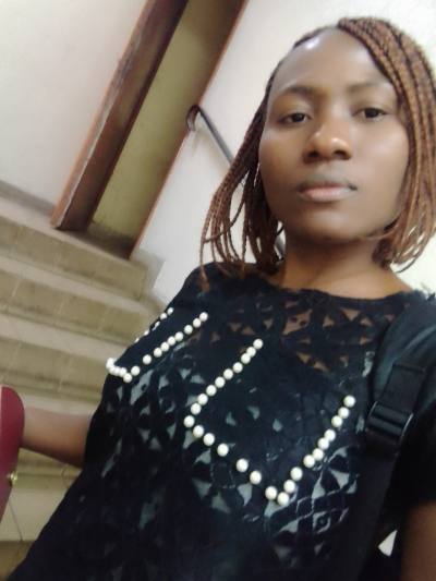 Divine 37 ans Urbaine Yaounde2 Cameroun