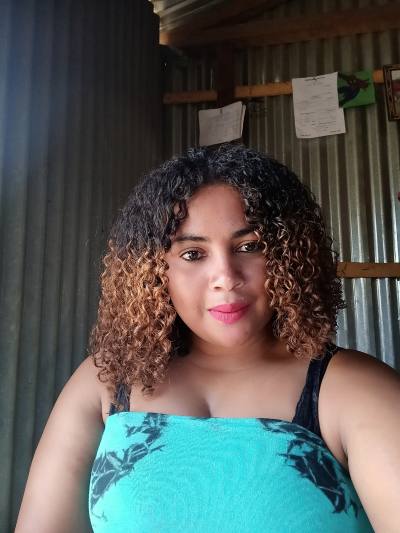 Natacha 25 ans Fort Dauphin Madagascar