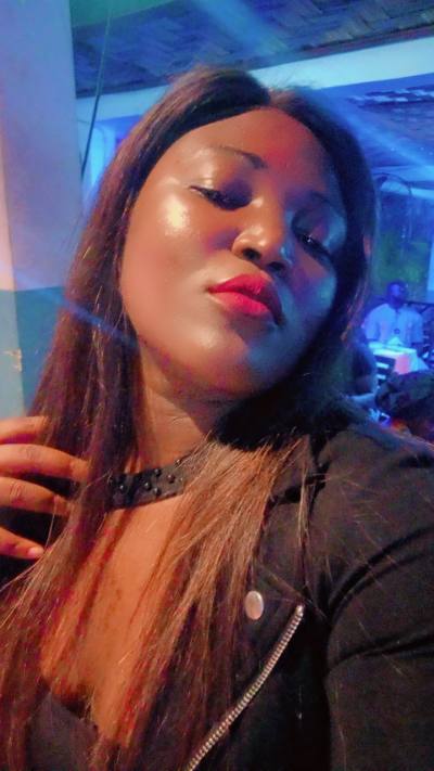 Maude 37 ans Yaoundé Cameroun