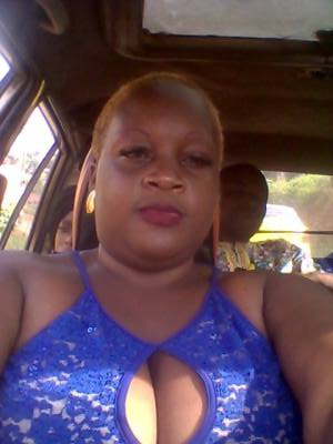 Simone 33 ans Mfou Cameroun