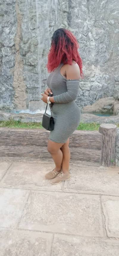 Jeanne 34 ans Yaounde Cameroun