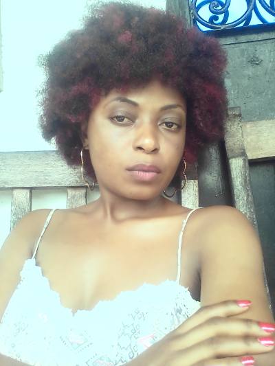 Clarisse 35 ans Bamileke Cameroun