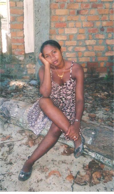 Lydie 35 Jahre Sambava Madagaskar