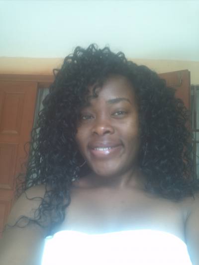 Aissa 29 ans Douala Cameroun