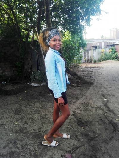 Sandrine 32 ans Sambava Madagascar