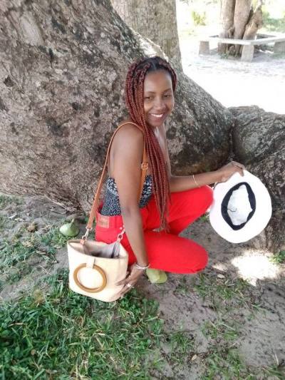 Stephanie 31 years Sambava Madagascar