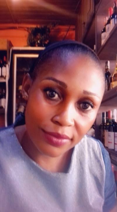 Michelle 34 ans Yaoundé  Cameroun