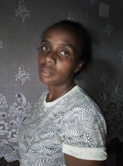 Luzette 28 ans Sambava Madagascar