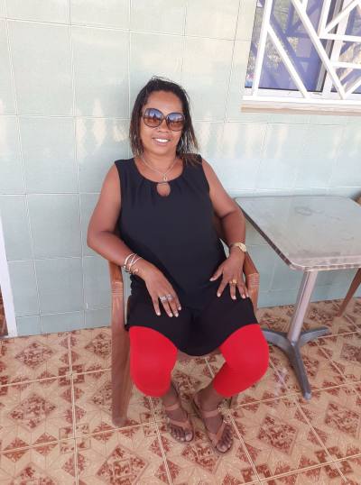 Euphrasie 42 ans Nosy Be Madagascar