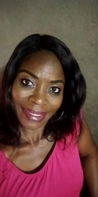Madeleine 48 ans Mbalmayo Cameroun