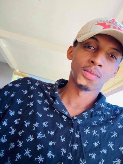 Laz 27 ans Antsiranana Madagascar