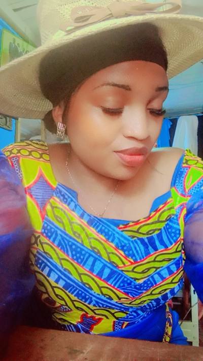 Lorena 24 years Bafoussam  Cameroun