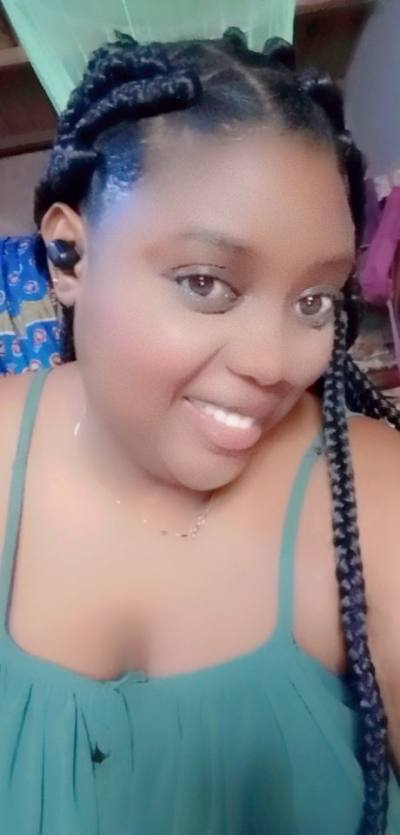 Nadia 33 ans Yaoundé  Cameroun