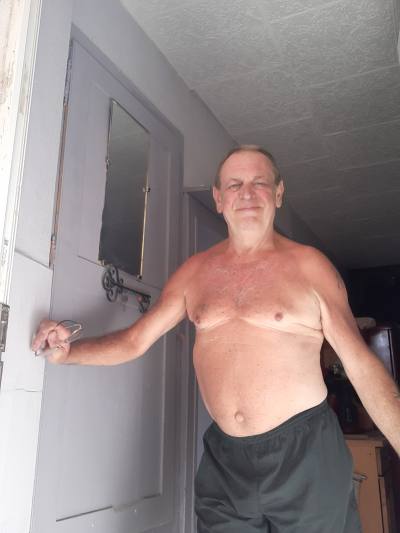 Mick 63 ans Einville Au Jard France