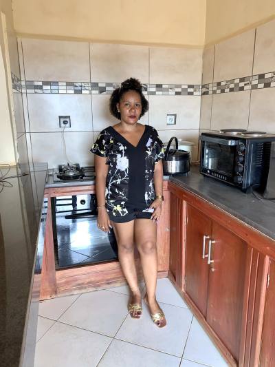 Chantal 34 Jahre Sambava Madagaskar