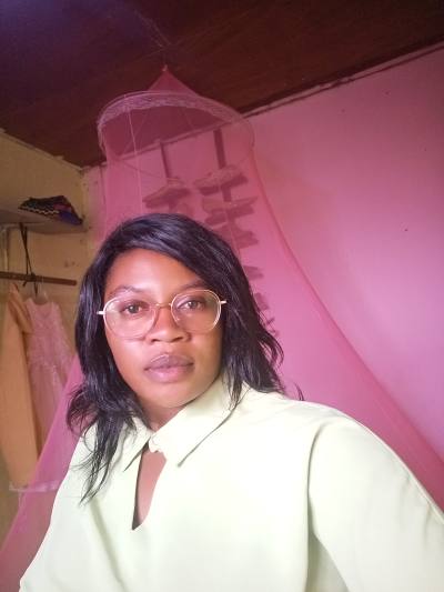 Sandrine 29 ans Yaoundé Cameroun