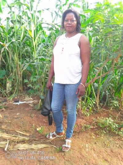 Suzanne 43 Jahre Mfoundi Kamerun