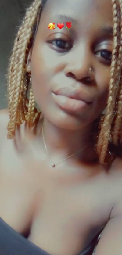 Larissa 26 ans Chrétienne  Cameroun