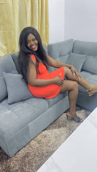 Perla 33 ans Lyon France