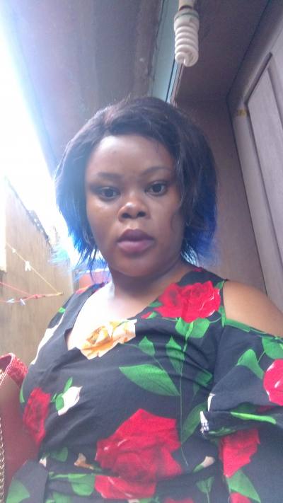 Angela 36 ans Centre Cameroun