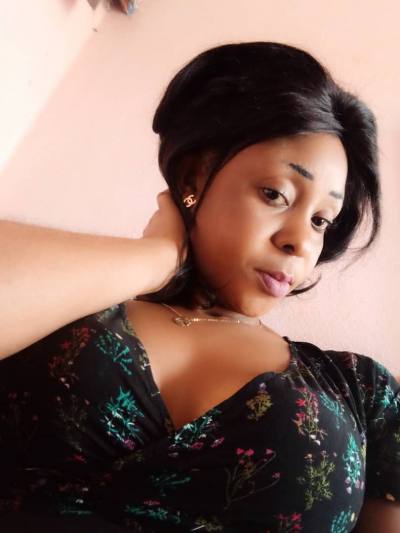 Chantal 26 ans Yaoundé Cameroun