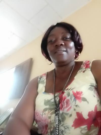 Lili 51 ans Yaoundé Cameroun