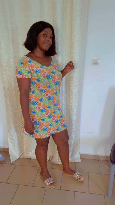 Lizzy 32 ans Douala  Cameroun