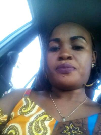 Josiane 31 ans Yaoundé Cameroun