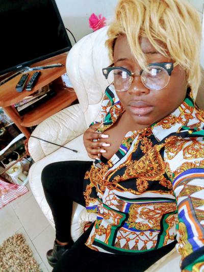 Laura 32 ans Yaoundé Cameroun
