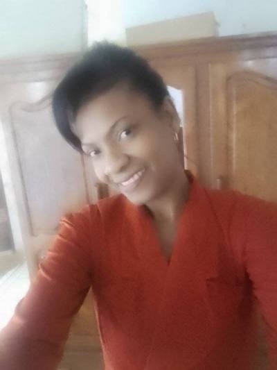 Aurelie Site de rencontre femme black Cameroun rencontres célibataires 27 ans