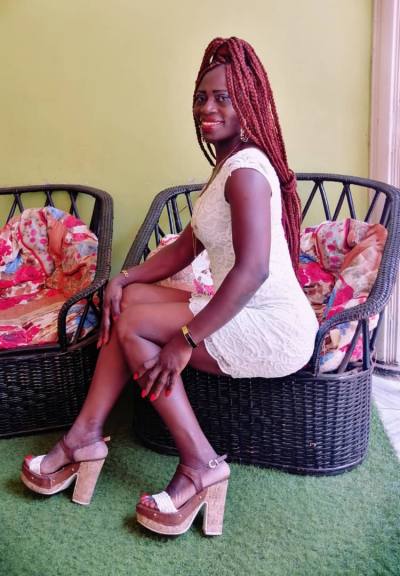 Marie 45 Jahre Yaoundé Kamerun