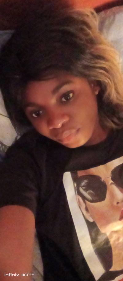 Olivia 28 ans Littoral Cameroun