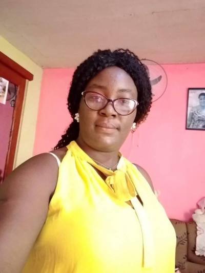 Diane 35 Jahre Yaounde Kamerun