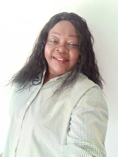 Martine 59 Jahre Yaoundé Kamerun