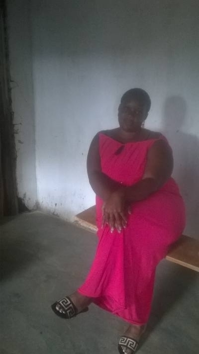 Simone 33 ans Mfou Cameroun