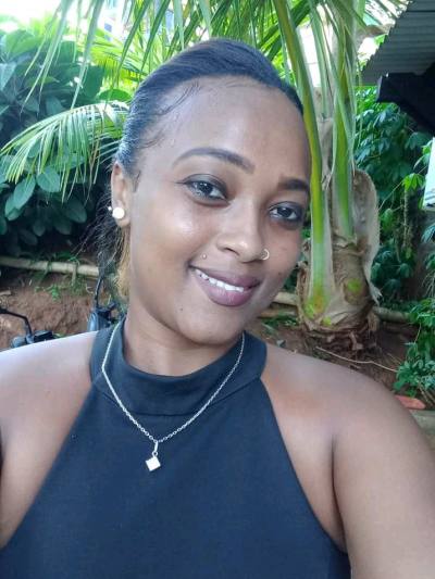 Beatrice 28 Jahre Ambilobe  Madagaskar