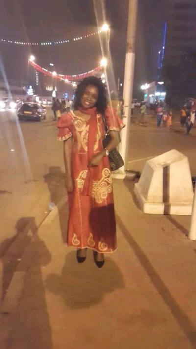 Christiane 39 Jahre Envoi Kamerun