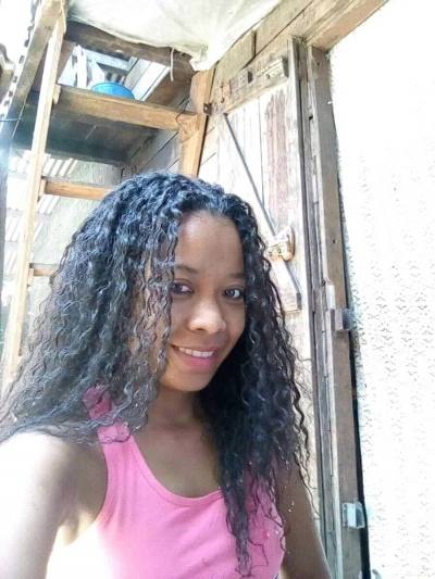 Gabriela 24 ans Soanierana Ivongo Madagascar