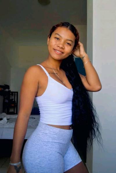 Ange 26 ans Sambava Madagascar