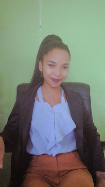 Daniella 23 years Toamasina Madagascar