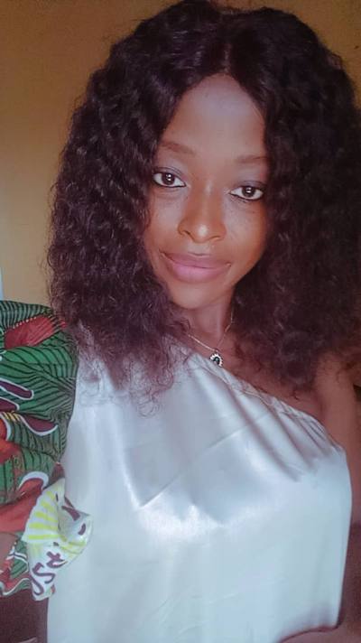 Lindy 27 ans Yaoundé Cameroun