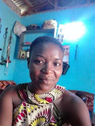 Eliane 37 ans Ambam Cameroun