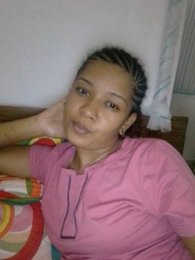 Alexina 27 ans Toamasina Madagascar