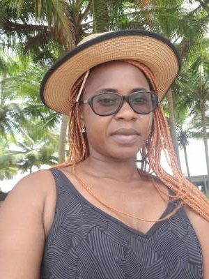 Rolande 36 Jahre Abidjan Elfenbeinküste